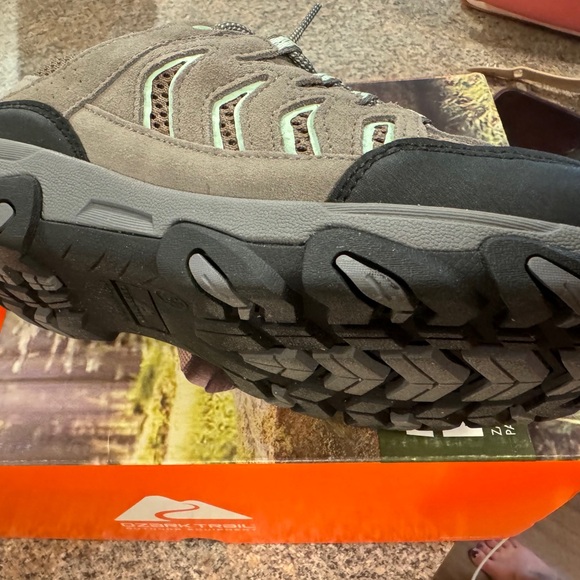 Ozark Trail Women’s Hiking Shoes - Picture 5 of 15